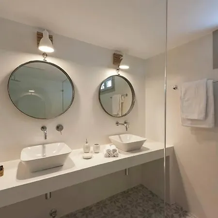 Ninemia Luxury Villas * Angairiá
